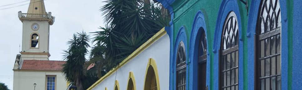 Rua no centro histórico de Morretes, próximo ao litoral do Paraná